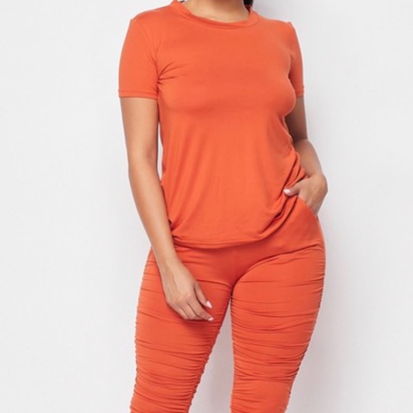 Pants - Fall Set 2pc 
New with tags
Small, Medium, Large
Color: Rust